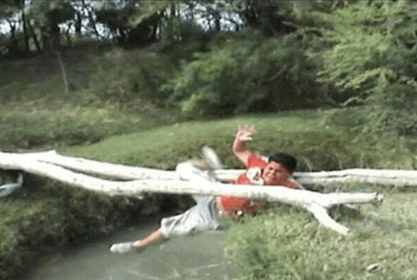 Uno de los primeros vídeos de habla hispana que se hizo viral fue el de la famosa "Caída de Edgar".