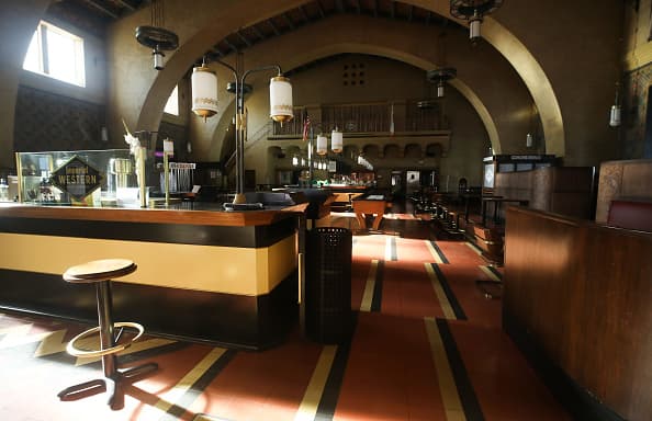 Esta es la histórica sede de Imperial Western Beer Company, la compañía de cervezas artesanales que por años refrescó a los millones de pasajeros que llegaban o salían de la Estación Central.
<br>