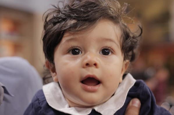 Joshua celebró sus ocho meses en Despierta América. Su visita causó gran sensación y todos querían tomarlo en brazos.