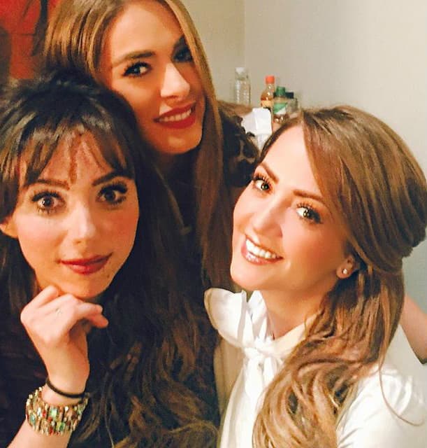 Nat, Andy y Gali se divierten en los cortes comerciales.