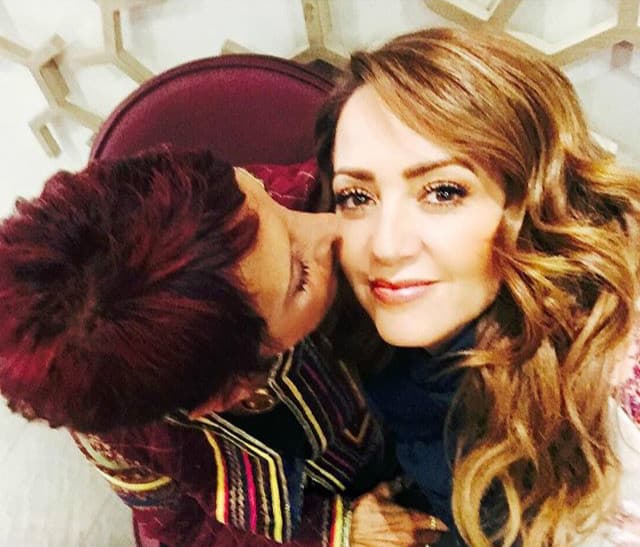 ¡Amor eterno! Madre e hija comparten momentos únicos.