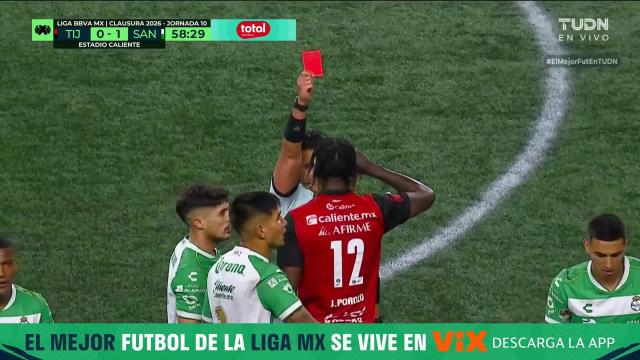 ¡Porozo se va expulsado! El zaguero de Xolos pierde la cabeza y deja a su equipo con uno menos