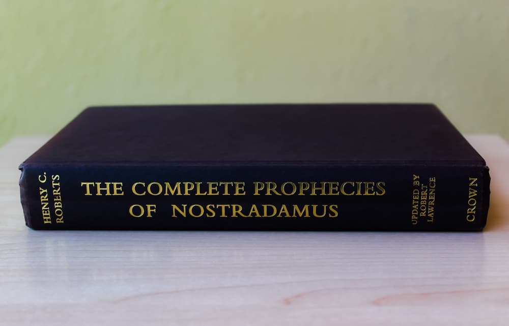 Nostradamus supuestamente ha 'vaticinado' eventos históricos tan importantes como la plaga, la Revolución Francesa, el viaje a la Luna, la bomba atómica, varios atentados contra figuras históricas, el incendio legendario en Londres, el ataque del 11 de septiembre, entre varias cosas más.