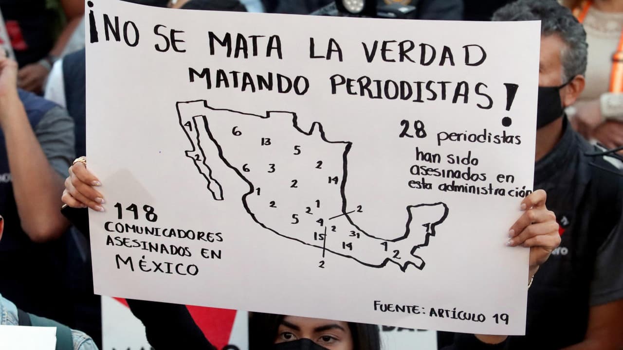 “Nuestra única defensa es una pluma”: asesinato del cuarto periodista en 2022 destaca la violencia contra la prensa en México