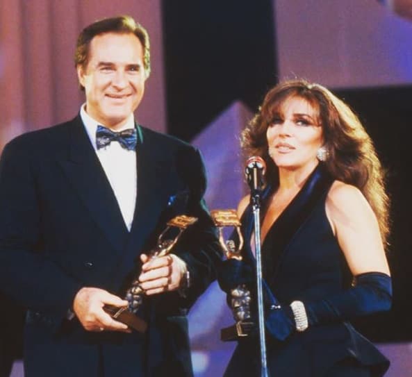 En sus más de 200 capítulos, Verónica Castro y el fallecido actor Rogelio Guerra conquistaron a la audiencia y se ganaron el reconocimiento internacional. En la década de 1980 fueron unos de los actores más cotizados.