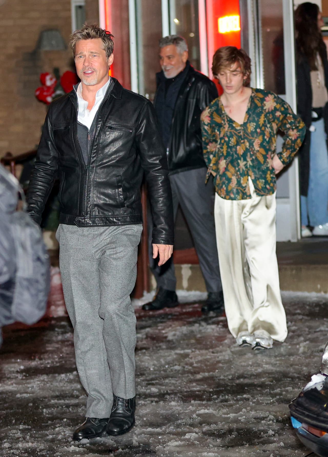 Brad Pitt, George Clooney y Austin Abrams