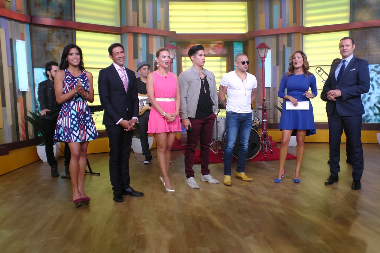 Estos dos galanes de la música presentaron en exclusiva en Despierta América, la portada de su nuevo disco.