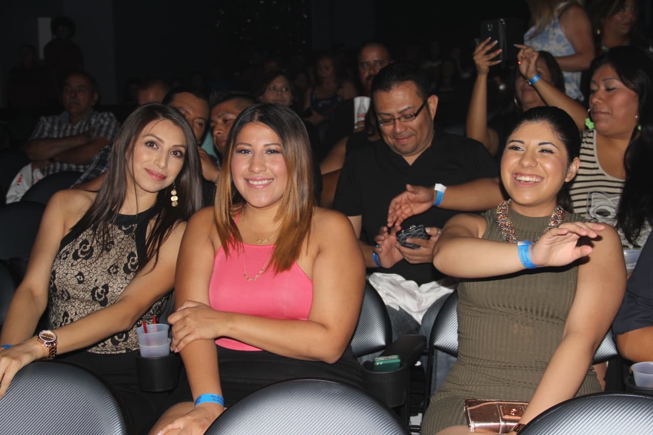 Jesús Mendoza es un talento sinaloense que va creciendo en popularidad, y los fans no se resistieron a sus corridos en este Concierto Privado de la 105.9 y Univisión Arizona, exclusivo para los fans de las estaciones de la familia Univisión.