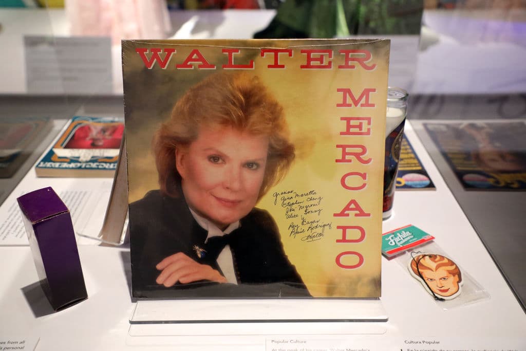 De madre española, figura muy importante en su vida, Mercado se consagró en la astrología el día en que tuvo que llenar, en 1969, un vacío en un programa televisivo en Puerto Rico por la ausencia del cantante español Camilo Sesto e improvisó una descripción de los doce signos zodiacales con tanto éxito que acabó teniendo su propio programa.