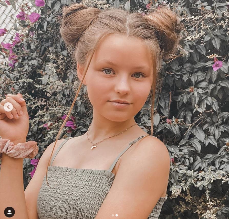 También ha participado en algunos capítulos de las exitosas series
<b><a href="https://www.univision.com/shows/la-rosa-de-guadalupe" target="_blank"> La Rosa de Guadalupe</a></b> y 
<b><a href="https://www.univision.com/shows/como-dice-el-dicho" target="_blank">Como Dice el Dicho</a></b>. 
<br>