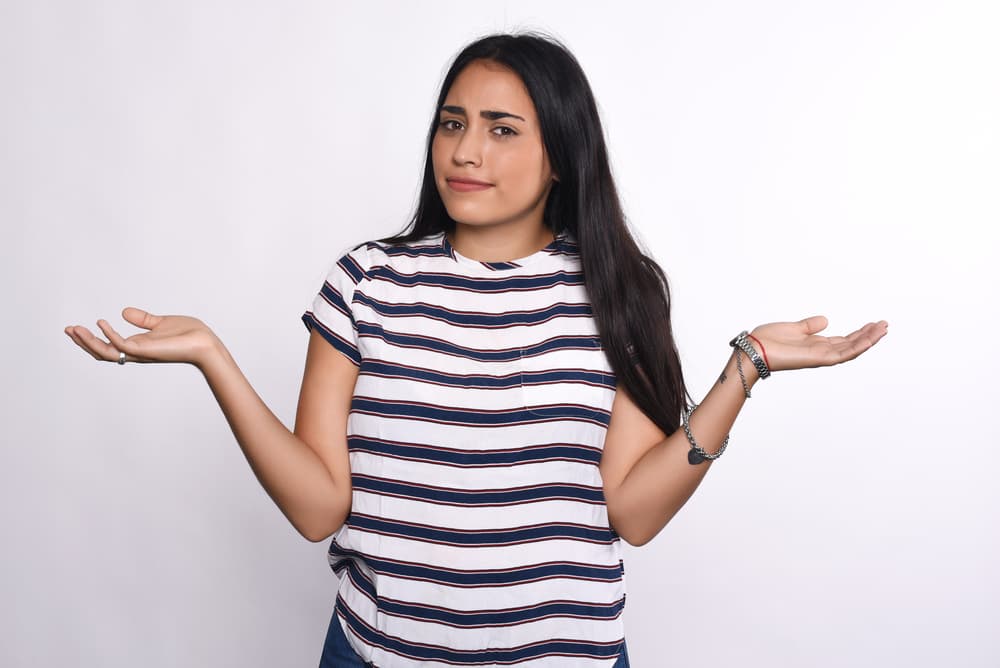 Eres demasiado sensible y eso te hace susceptible, una cosa es la lástima y la otra es compasión y tú eres empático. Al hacerlo abres bien tu corazón.