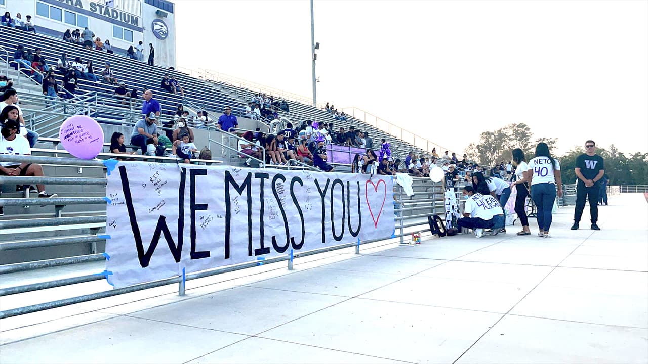 Para el
<b>viernes 27 de agosto</b> estaba programado el encuentro entre las preparatorias de
<b>Kingsburg y <a href="https://www.facebook.com/WUPantherAthletics/posts/308709951052440" target="_blank">Washington Union.</a></b> Este fue suspendido, debido a la muerte de Ernesto, quien precisamente regresaba de la práctica cuando impactó al camión con remolque.