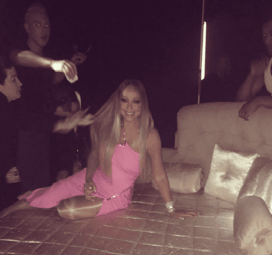 Diversos vestuarios fueron parte de su selección de la noche, todos ellos, divinos y la hicieron lucir hermosa.