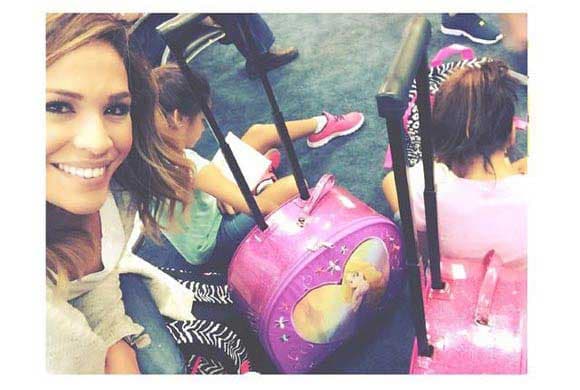 Karla, Emerson, Antonella y Michaella listos para pasar unas vacaciones inolvidables en México. #vacacionesenfamilia
