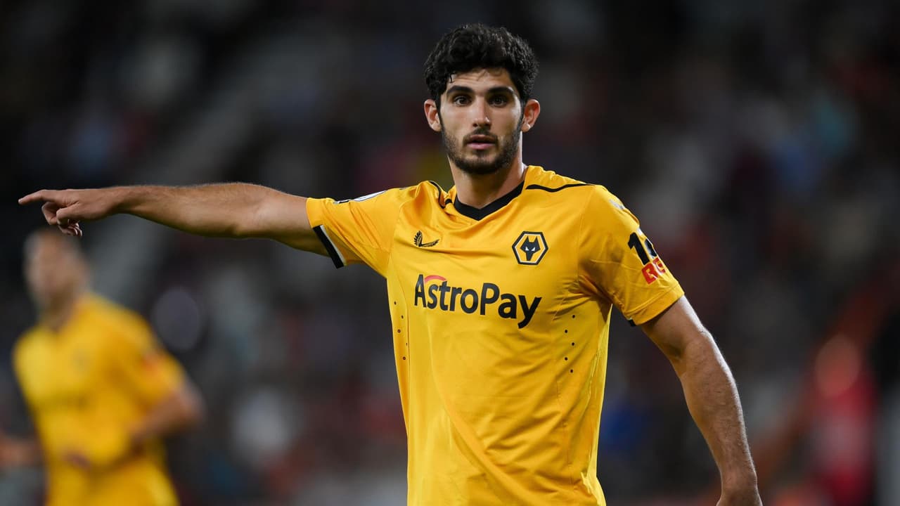 Guedes se va de Wolves y se libera competencia para Raúl Jiménez