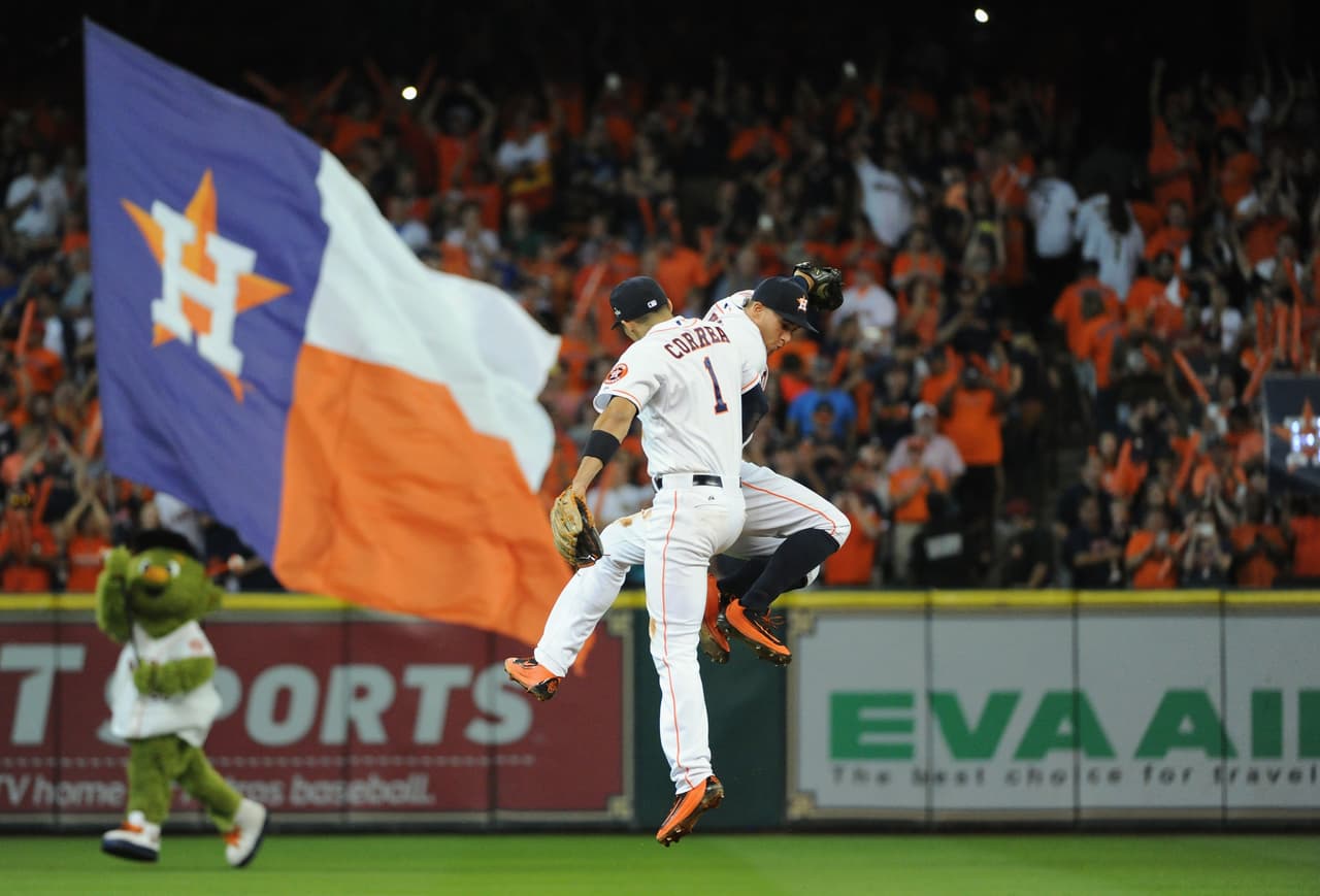 Keuchel imbatible; Astros toman ventaja ante Reales