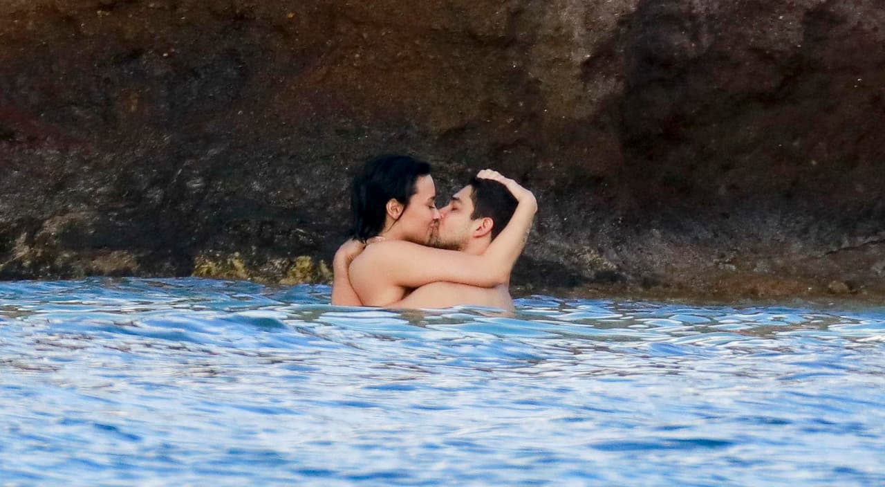 Y es que parece que esa mujer y su novio se la están pasando increíble, ya que hace unos días perdieron el pudor durante sus vacaciones por St. Barts.