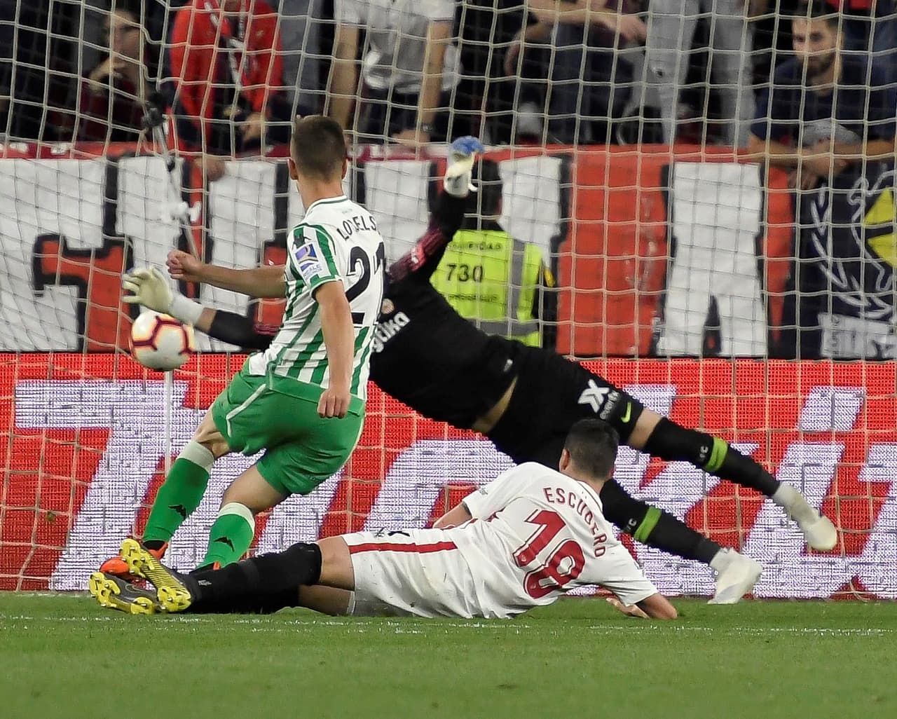 En la parte complementaria, el argentino Giovani Lo Celso (izquierda) igualó la cuenta al minuto 55' para el Real Betis.