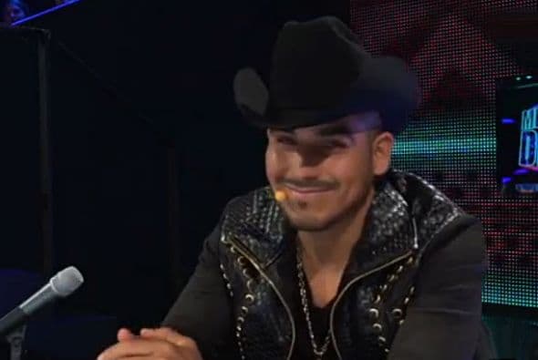 Eso sí, como siempre nos regaló una de sus coquetas sonrisas.