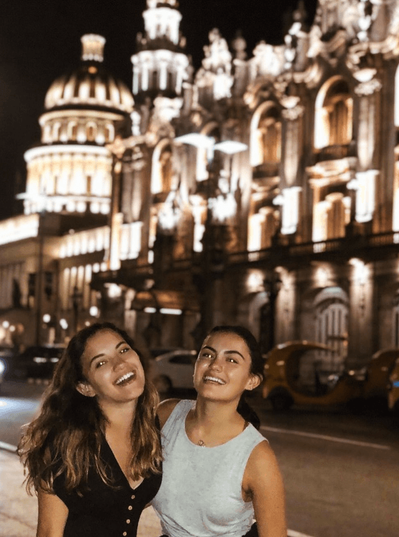 Kristel y Nicole Casteele