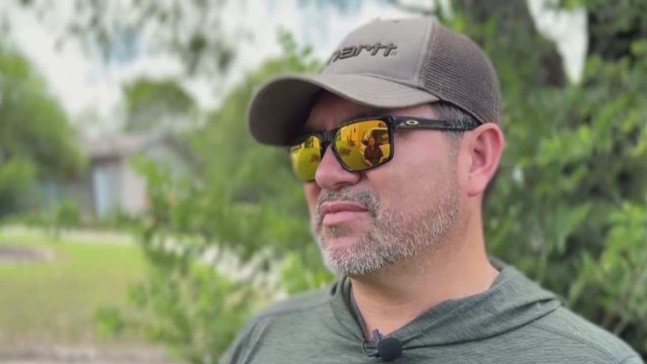 Tragedia en Texas: hispano lleva su maquinaria para ayudar a buscar víctimas en Kerrville