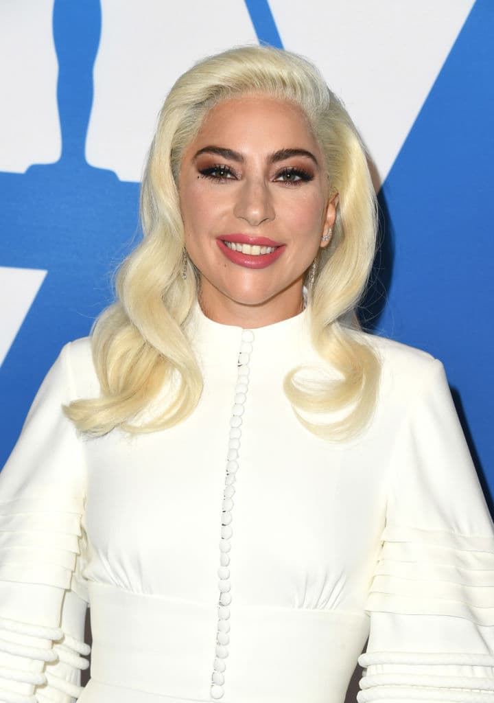 Una fuente cercana a Lady Gaga informó que la cantante le pide a quién sea que tenga a sus perros que la contacten para que los recupere y le de la recompensa.
<br>