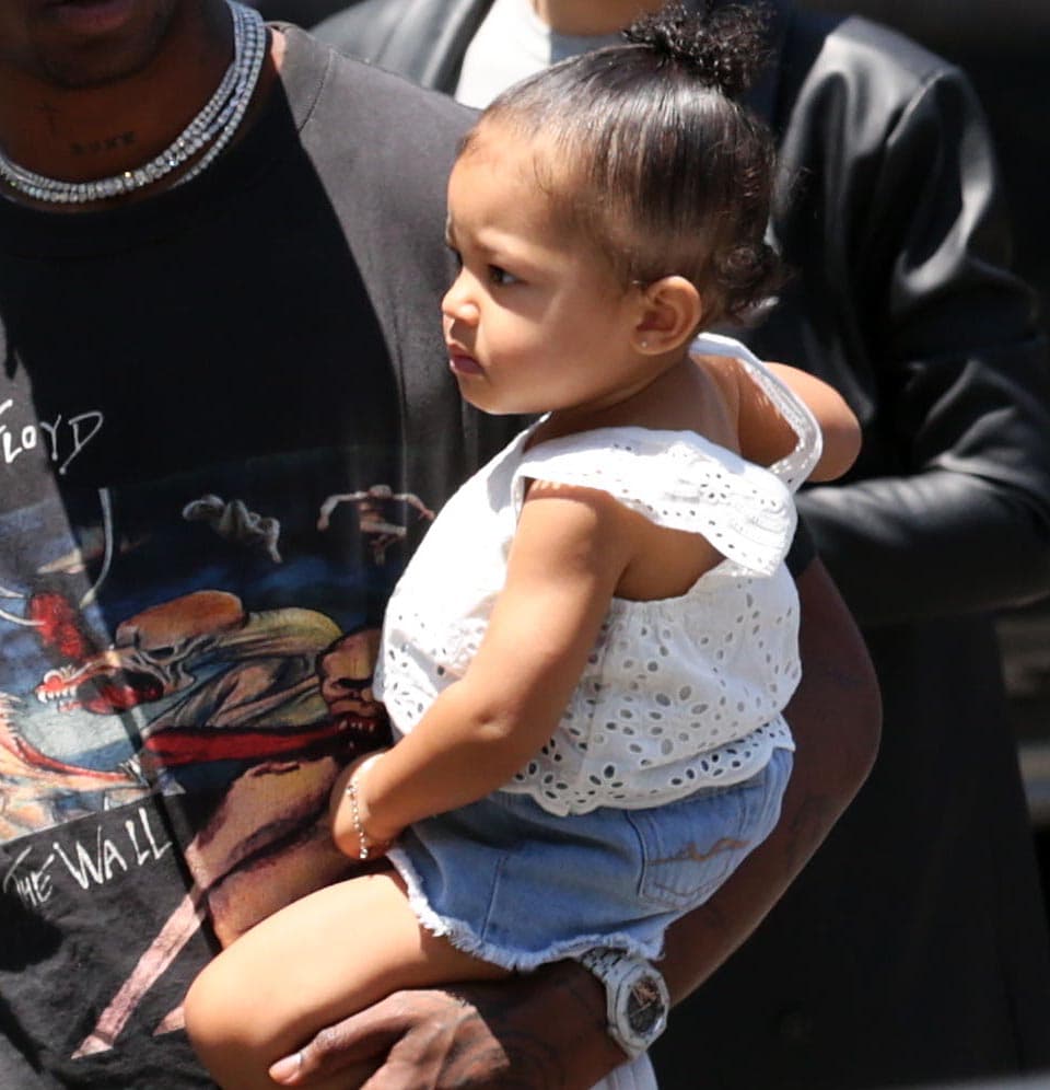 La pequeña cumplió un año en febrero y poco a poco su mamá ha ido mostrando cómo ha sido su crecimiento.