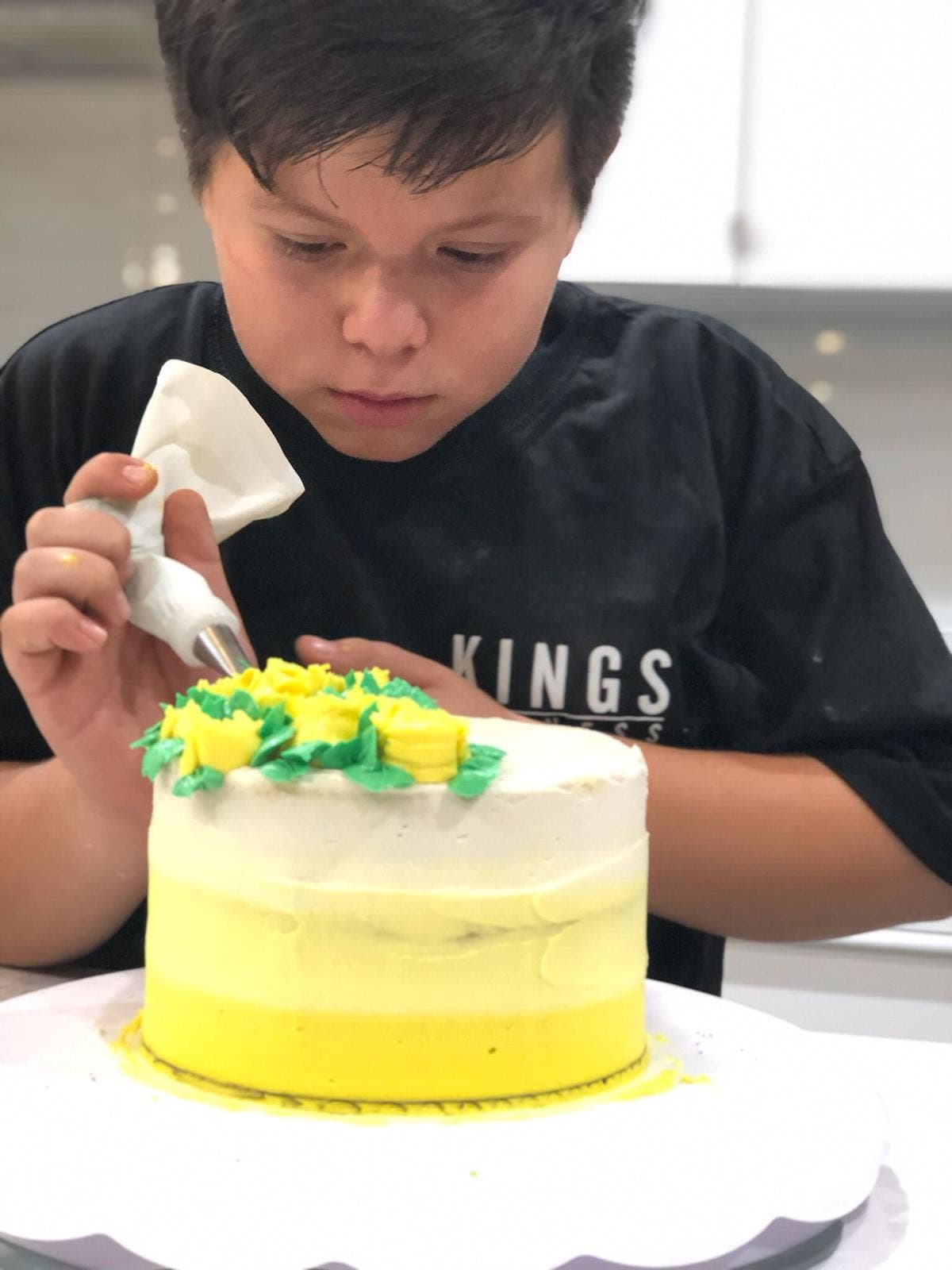 Su fama ya se ha propagado y está haciendo de él un pequeño empresario.