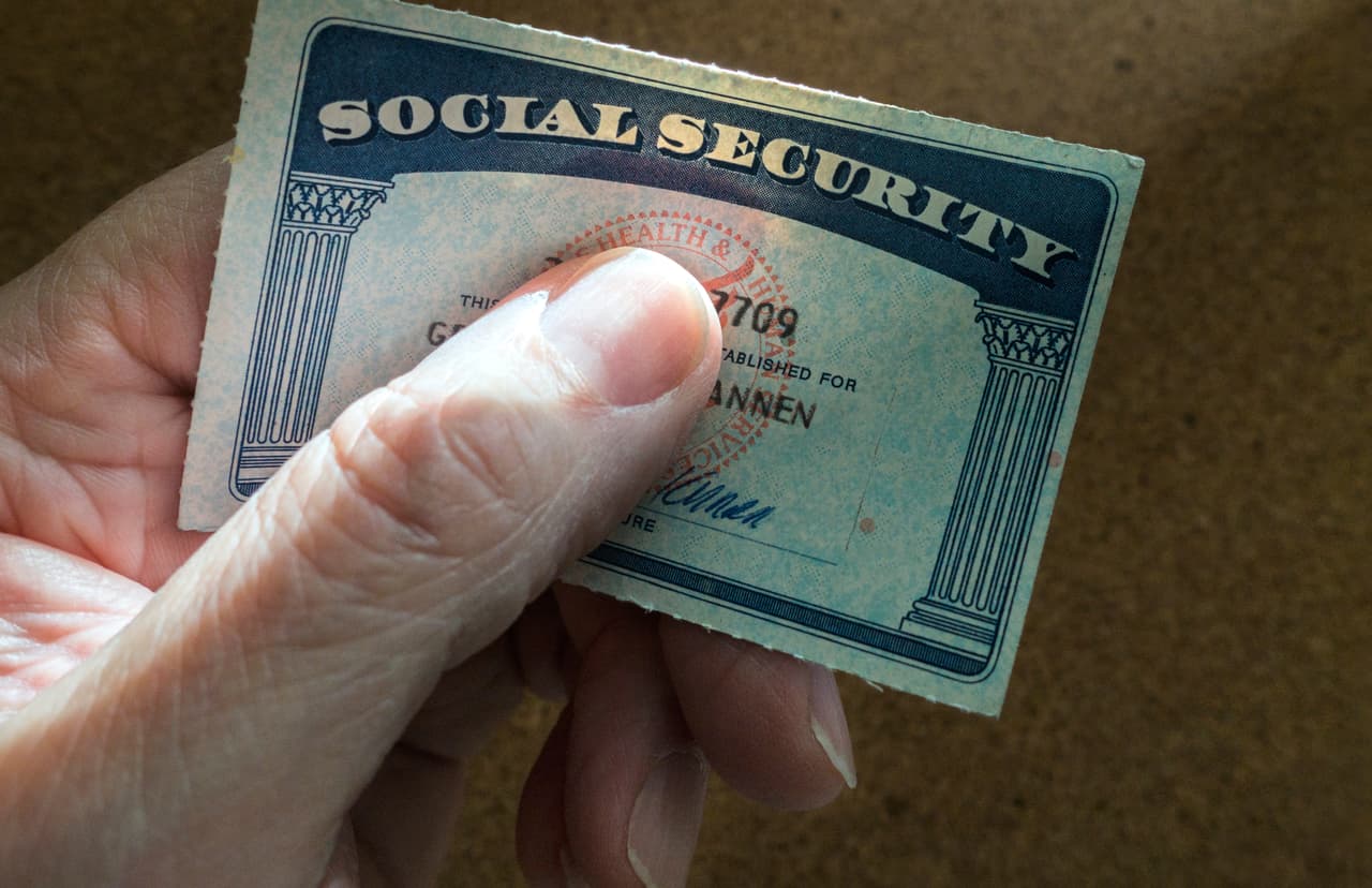 Esta mujer fue declara muerta por error hace 16 años. Desde entonces, batalla por demostrar que sigue viva