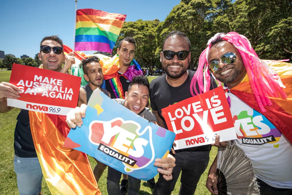 Los australianos aprueban el matrimonio del mismo sexo en una consulta realizada por correo postal 