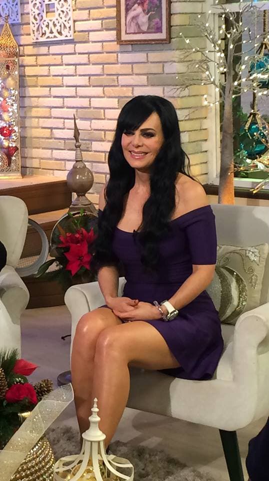 ¡Invitada de lujo! Maribel Guardia llena el programa de su belleza.