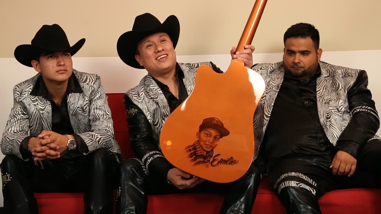 Sin embargo, hay otro gusto que no podían dejar de darse: guitarras personalizadas. Como la de uno de sus integrantes que tiene la cara y el nombre de su hijo en la parte de atrás.