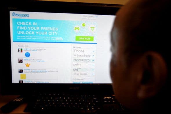 'CHECK-IN'. Otra moda pasajera fue esa de que la gente comunicaba por internet cuando llegaba a un sitio en particular, que les daba a cambio un descuento.