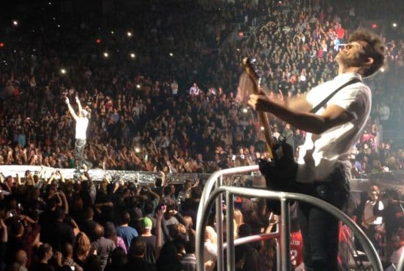 Con el US Airways completamente repleto, Pitbull y Enrique Iglesias hicieron retumbar el centro de Phoenix con un tremendo fiestón que duró más de 3 horas. En el concierto, estaban presentes celebridades como Jessica Cediel del Gordo y La Flaca y William Valdes de Despierta America, entre otros. Durante el show, los fans enloquecieron y corearon los éxitos de ambos artistas. Enrique Iglesias, hasta saltó del escenario para interactuar con su público y tomarse selfies con ellos.