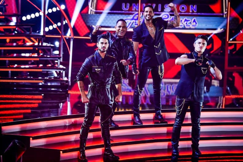 Aquí vemos al Chef Yisus, Tony Dandrades, Víctor González y Roberto Hernández, listos para la acción.