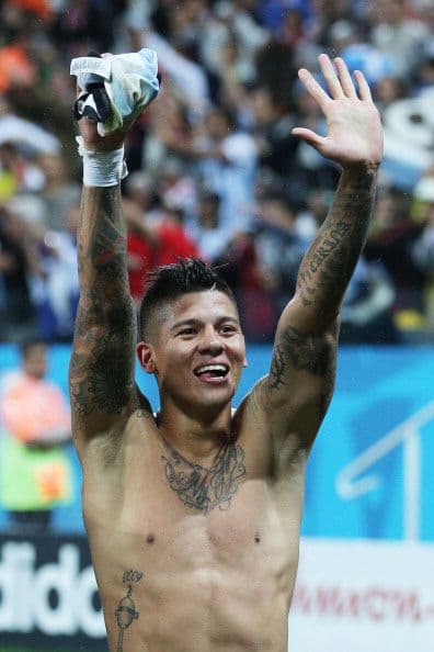 5. MARCOS ROJO. Los servicios de este defensa argentino se apreciaron en 64.6 por ciento, pasando de los 7.7 millones de dólares a los 12.7 millones.