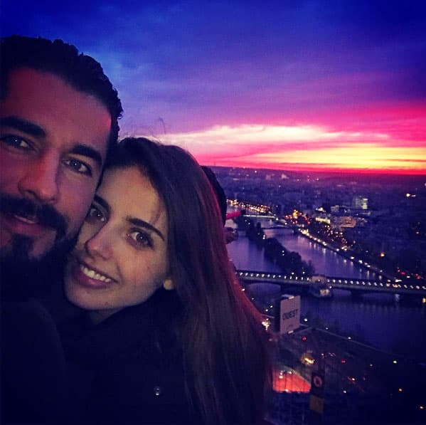 "Las noches mágicas con @michellerenaud en París !!! #paris #eiffertower #elamour #❤️️ #🍯🌕 . ¡Te amo guapísima!", escribió Josué en Instagram.