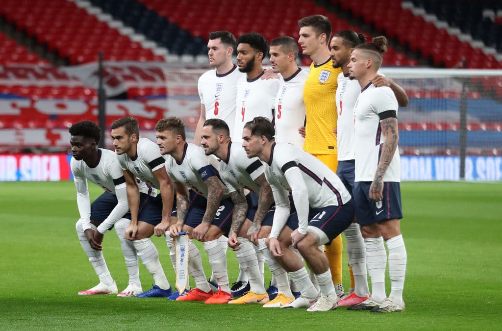 Los ingleses están jugando profundamente y Gales domina el mediocampo