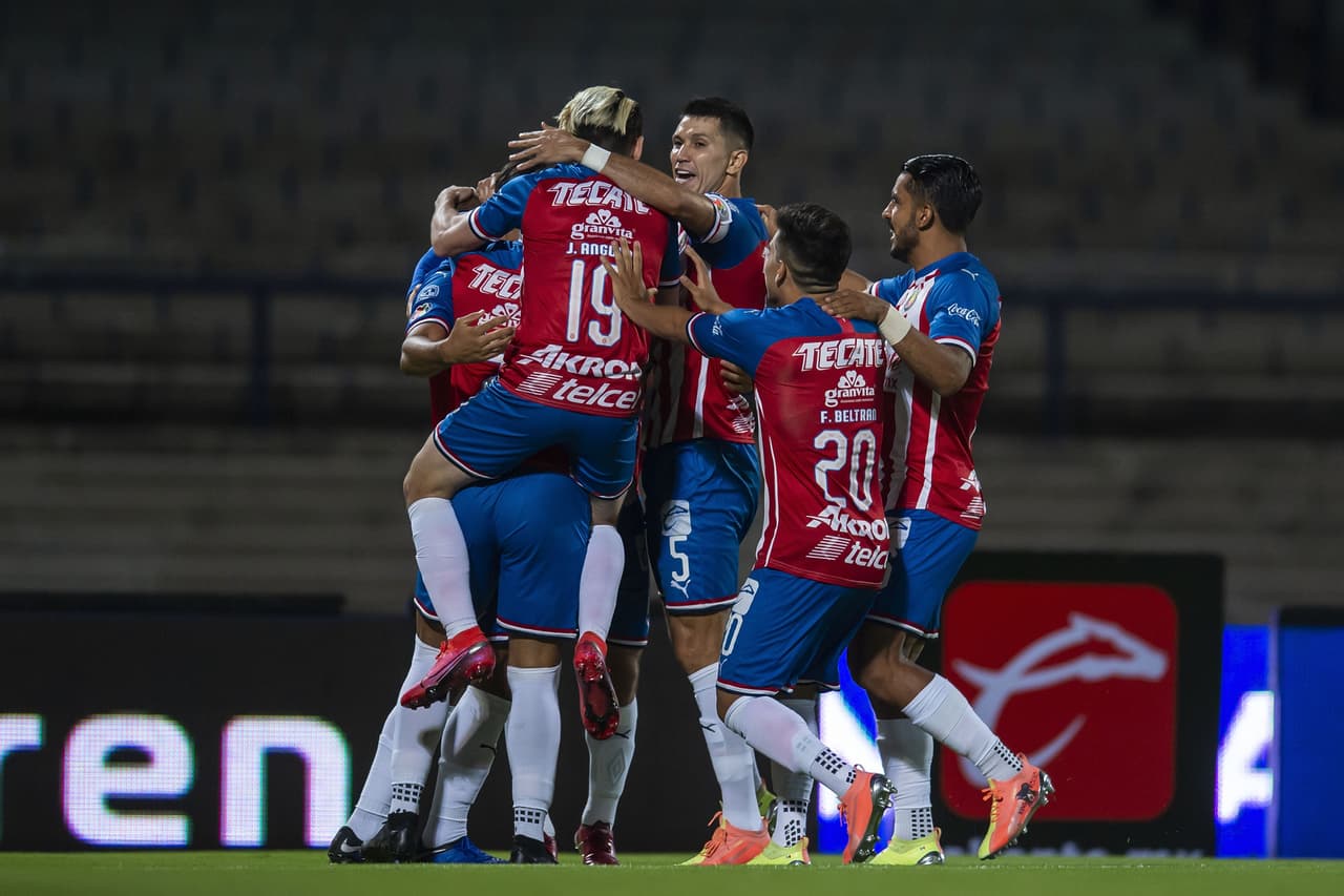 El tempranero festejo del Guadalajara después de la buena definición de José Juan Macías.