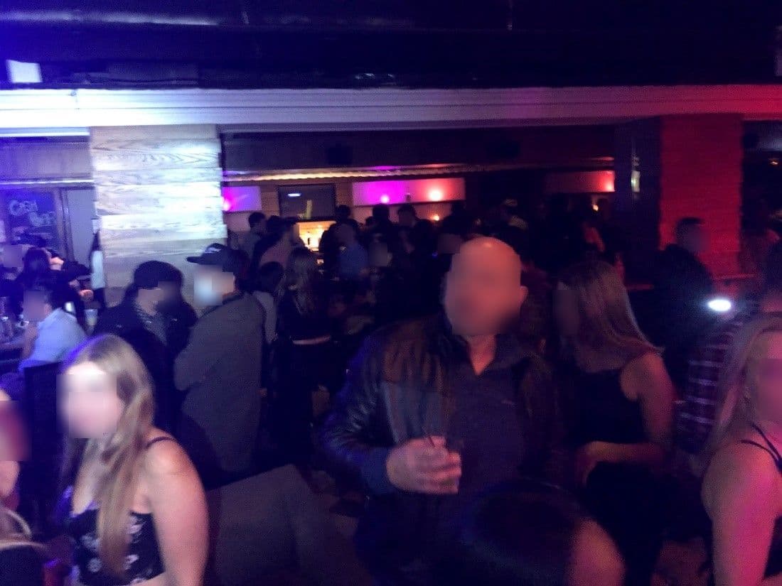 The Vault / All Access fue citado por una supuesta fiesta ilegal en Wicker Park el 29 de noviembre en la cual autoridades dicen que hubo cientos de personas. Nueve citaciones por violar las regulaciones COVID-19 (sobre capacidad en interiores, sin distanciamiento social, sin máscaras), no tener las licencias comerciales.