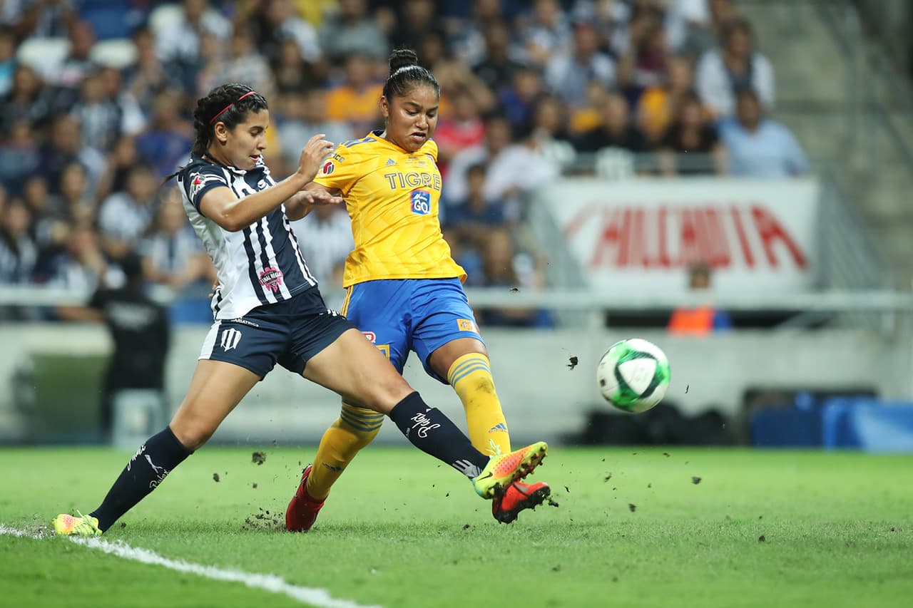 Monterrey Nuevo León, 13 de mayo de 2019. , durante el juego de vuelta de la final del torneo Clausura 2019 de la Liga MX Femenil, entre las Rayadas del Monterrey y Tigres de la UANL, celebrado en el estadio BBVA Bancomer. Foto: Imago7/jose macias
