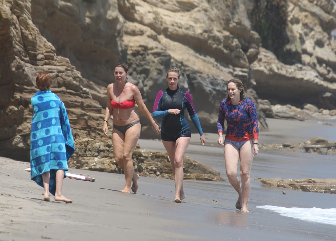 Julia con sus amigas.