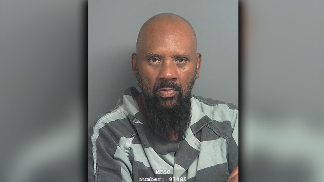 Major Jr. Hood – Manipulación de evidencia.