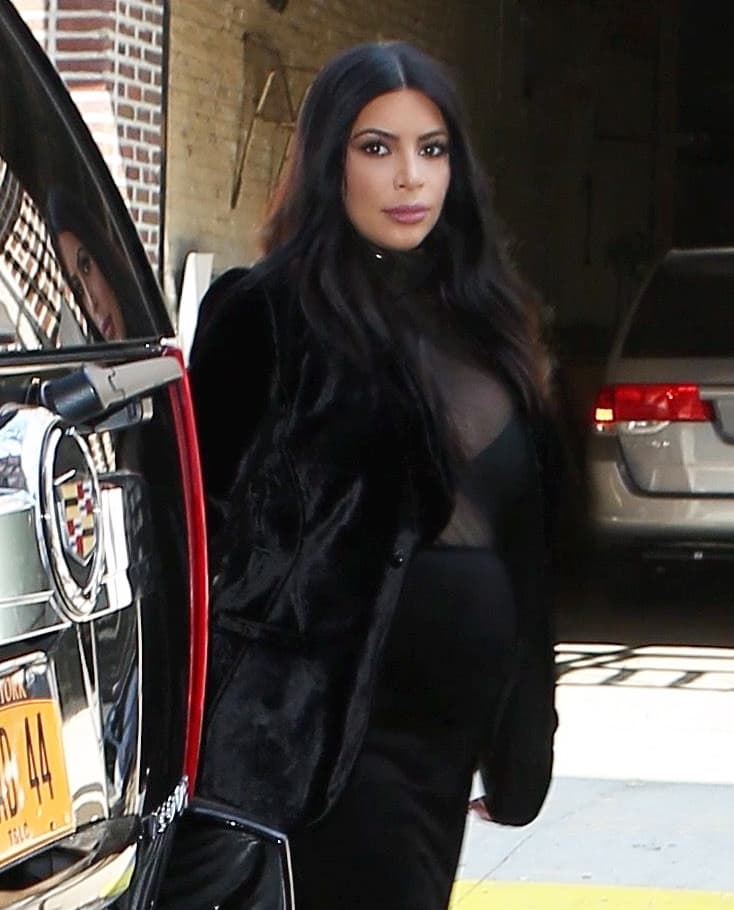 La barriguita de Kim está enorme.