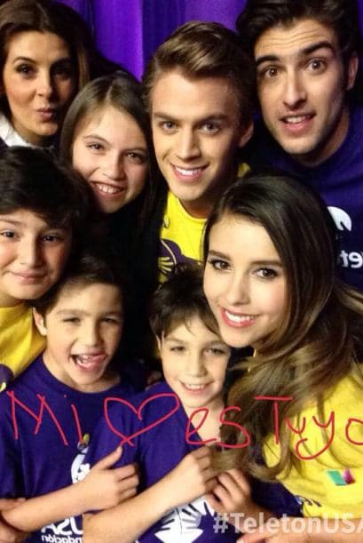 Daniel Arenas, Maite Perroni, Prince Royce y más compartieron fotos personales de su experiencia en el escenario y tras bambalinas de Teletón USA 2014