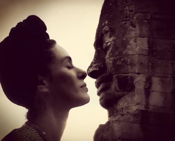 El Templo de Bayón está constituido por 54 torres con multitud de caras sonrientes que miran hacia los cuatro puntos cardinales.