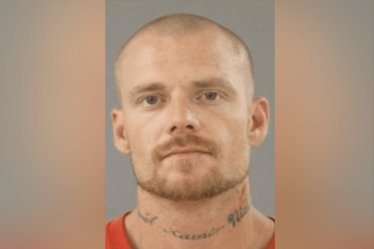 Presentan cargos contra un hombre que robó un banco de Rockford y agredió sexualmente a una empleada