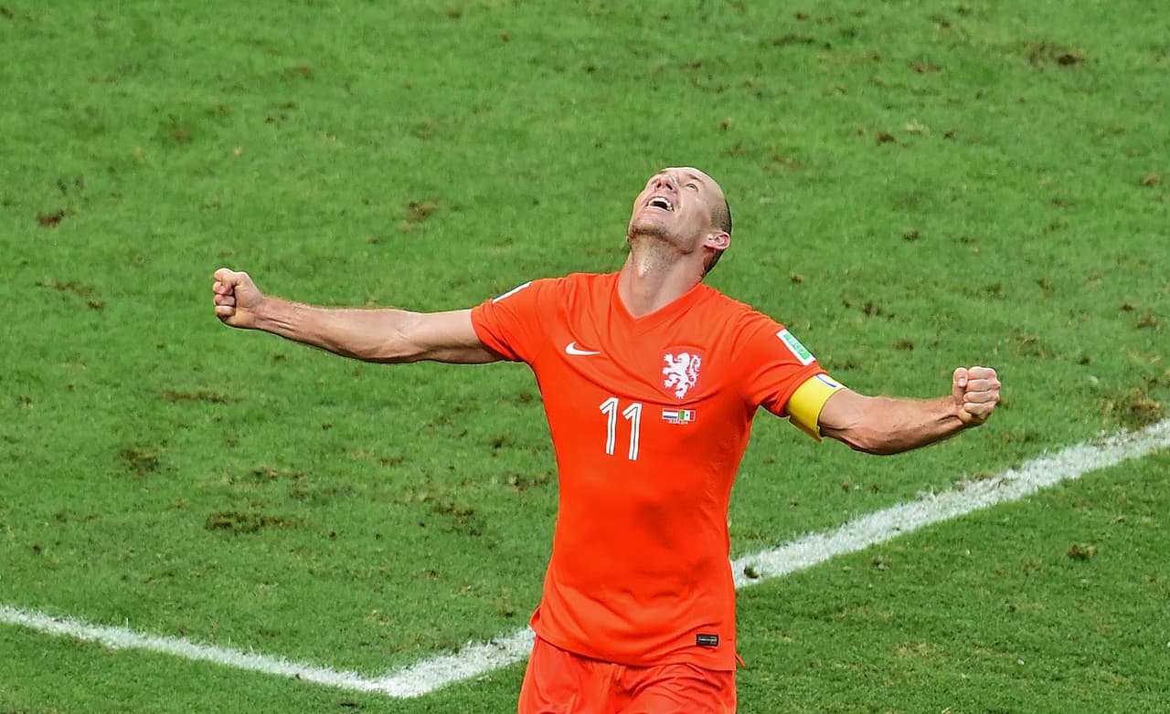 Holanda no solo empató el partido con el penalti sino que lo remontó para imponerse 2-1 luego de un durísimo encuentro.