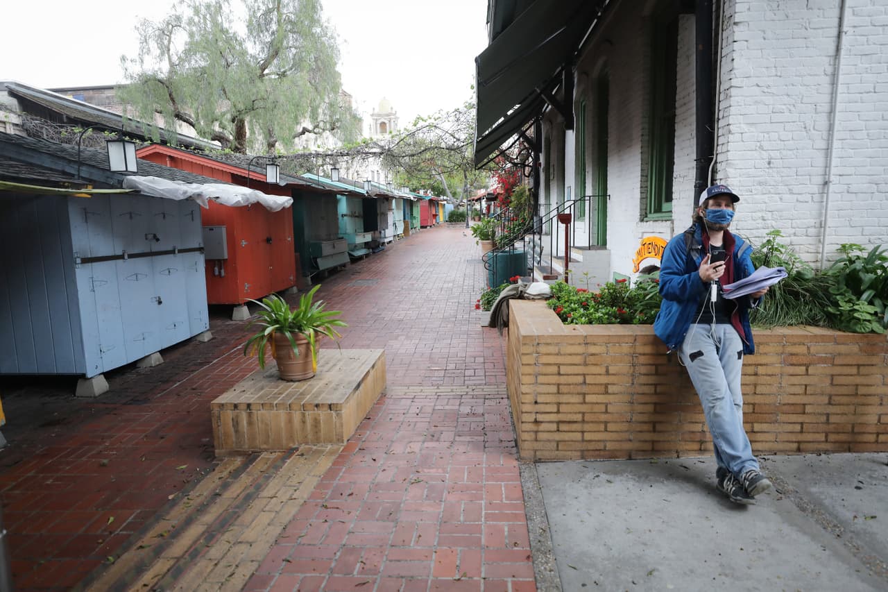 “Es difícil verla así tan vacía”: comerciantes de la Placita Olvera piden perdón de renta por crisis de coronavirus