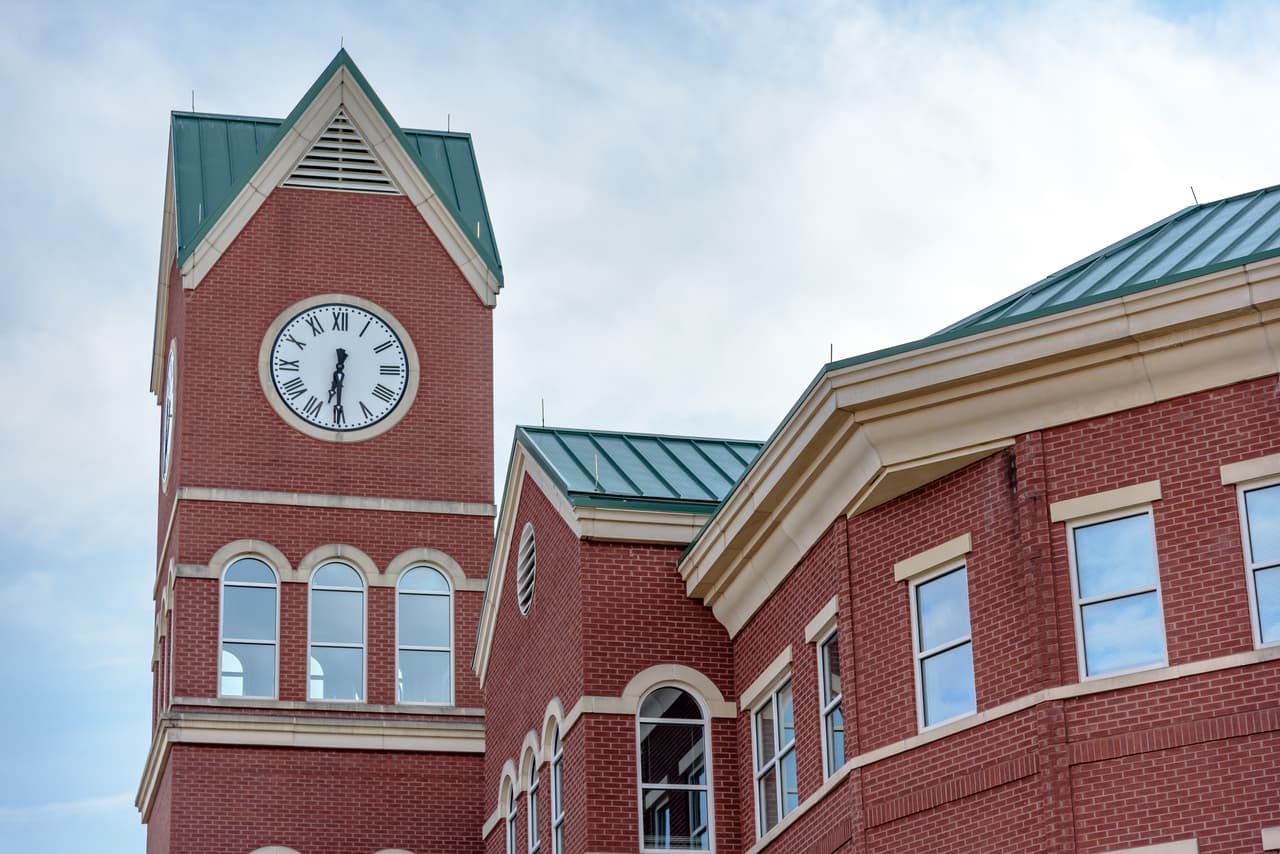 Los adultos que cuentan con un título universitario son 
<b>el 51.7 por ciento</b>. En Georgia, el promedio es de 30.7 por ciento.